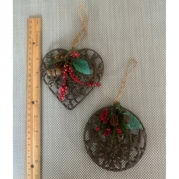 Rustic Metal Heart & Round Christmas Ornament Jute Hangers Festive Greenery - Picture 3 of 3